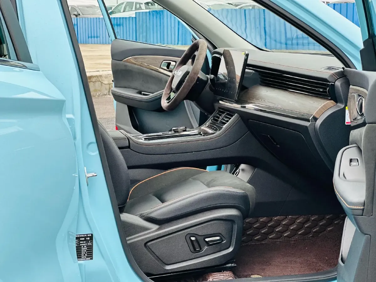 2023 Skyworth HT-i 1.5L 110HP L4 E-CVT PHEV 32.76KWH,autocango,china used car exporter,china ev exporter,chinese used car exporter,chinese used ev exporter