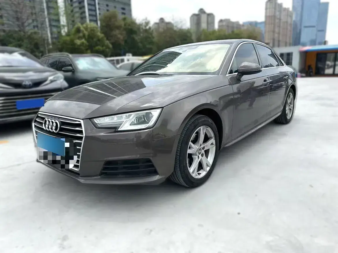 2017 Audi A4L 2.0T 190HP L4 7DCT