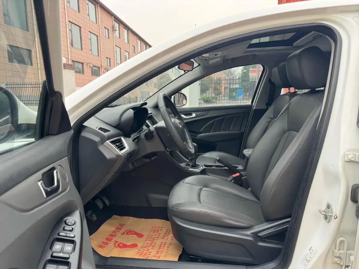 2015 Chery Arrizo 7 1.5T 152HP L4 5MT,autocango,china used car exporter,china ev exporter,chinese used car exporter,chinese used ev exporter