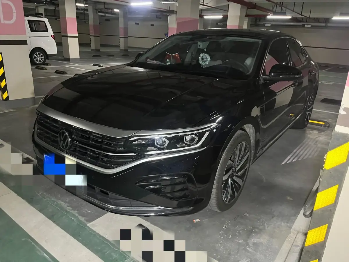 2023 Volkswagen Passat 2.0T 186HP L4 7DCT