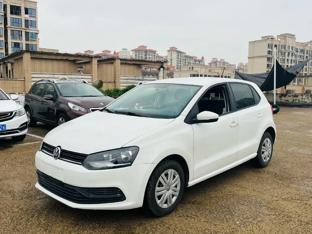 2016 Volkswagen Polo 1.4L 90HP L4 6AT