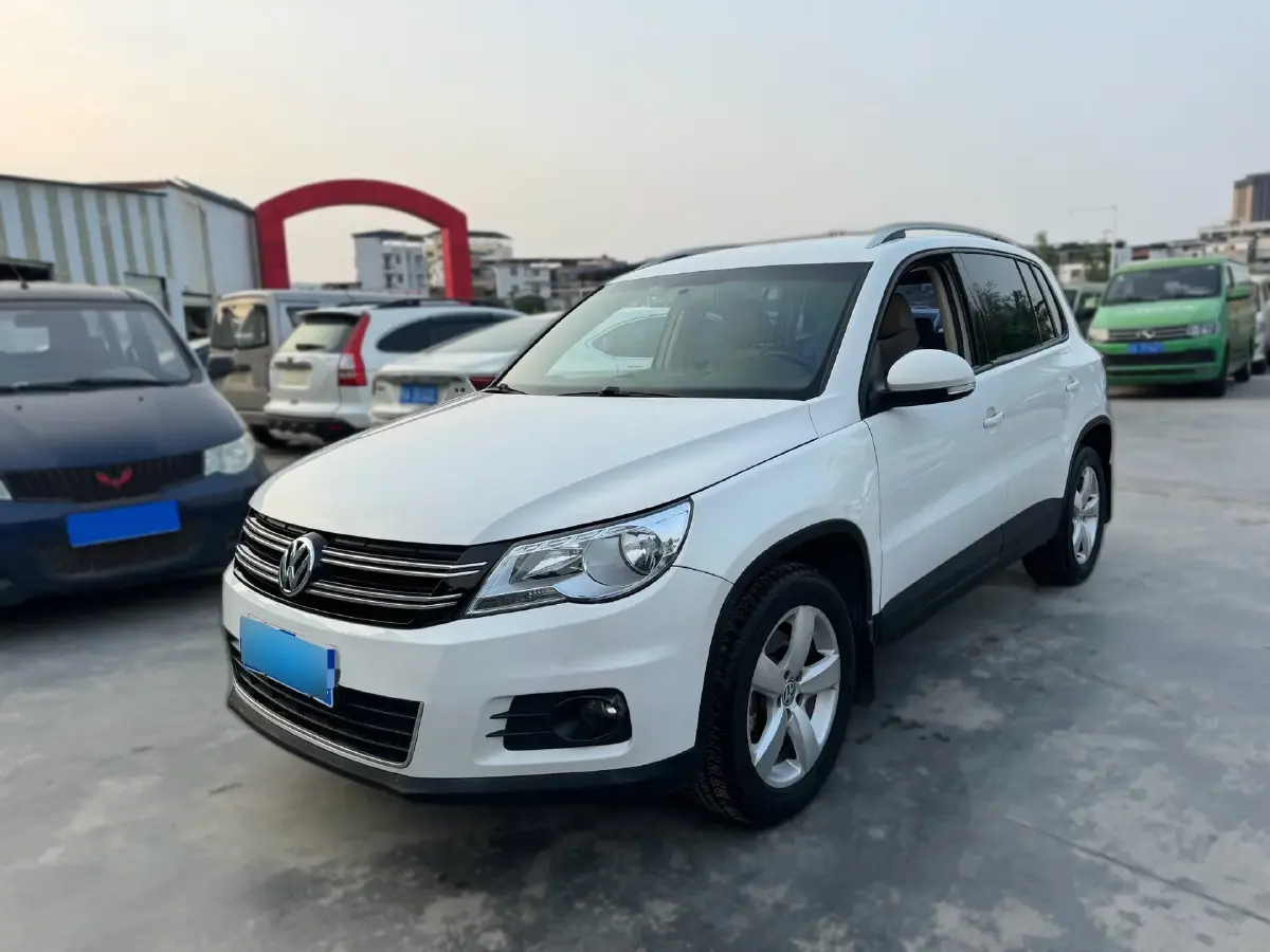 2012 Volkswagen Tiguan 1.8T 160HP L4 6MT