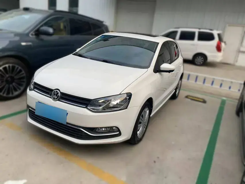 2016 Volkswagen Polo 1.6L 110HP L4 5MT