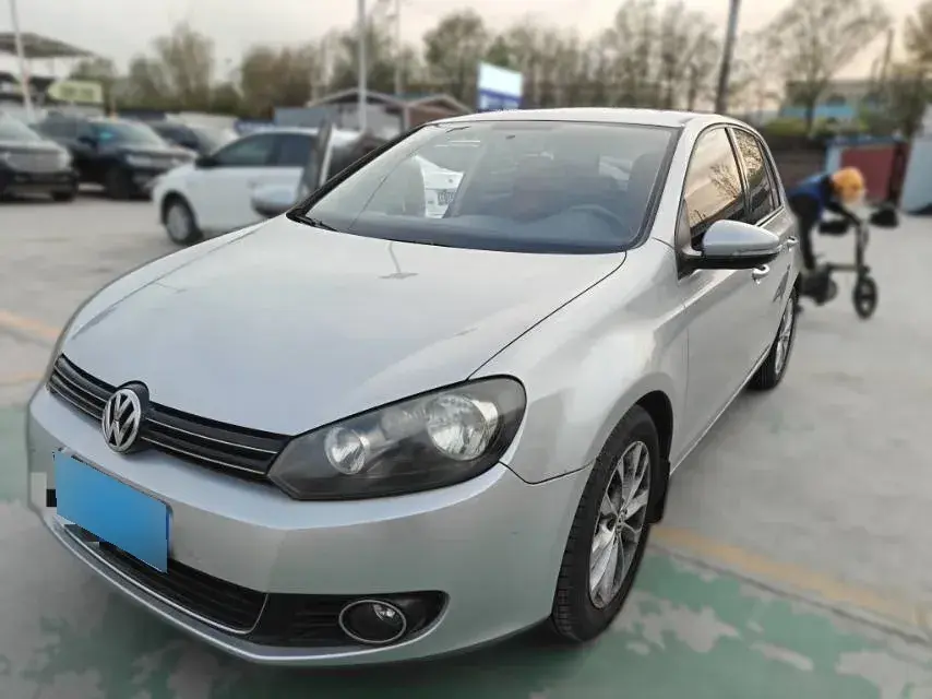 2010 Volkswagen Golf 1.6L 105HP L4 5MT