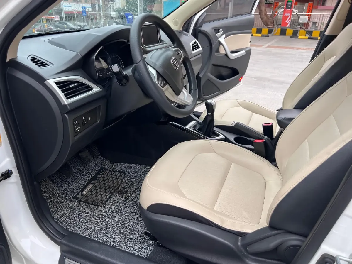 2015 ChangAn Alsvin V7 1.6L 124HP L4 5MT,autocango,china used car exporter,china ev exporter,chinese used car exporter,chinese used ev exporter