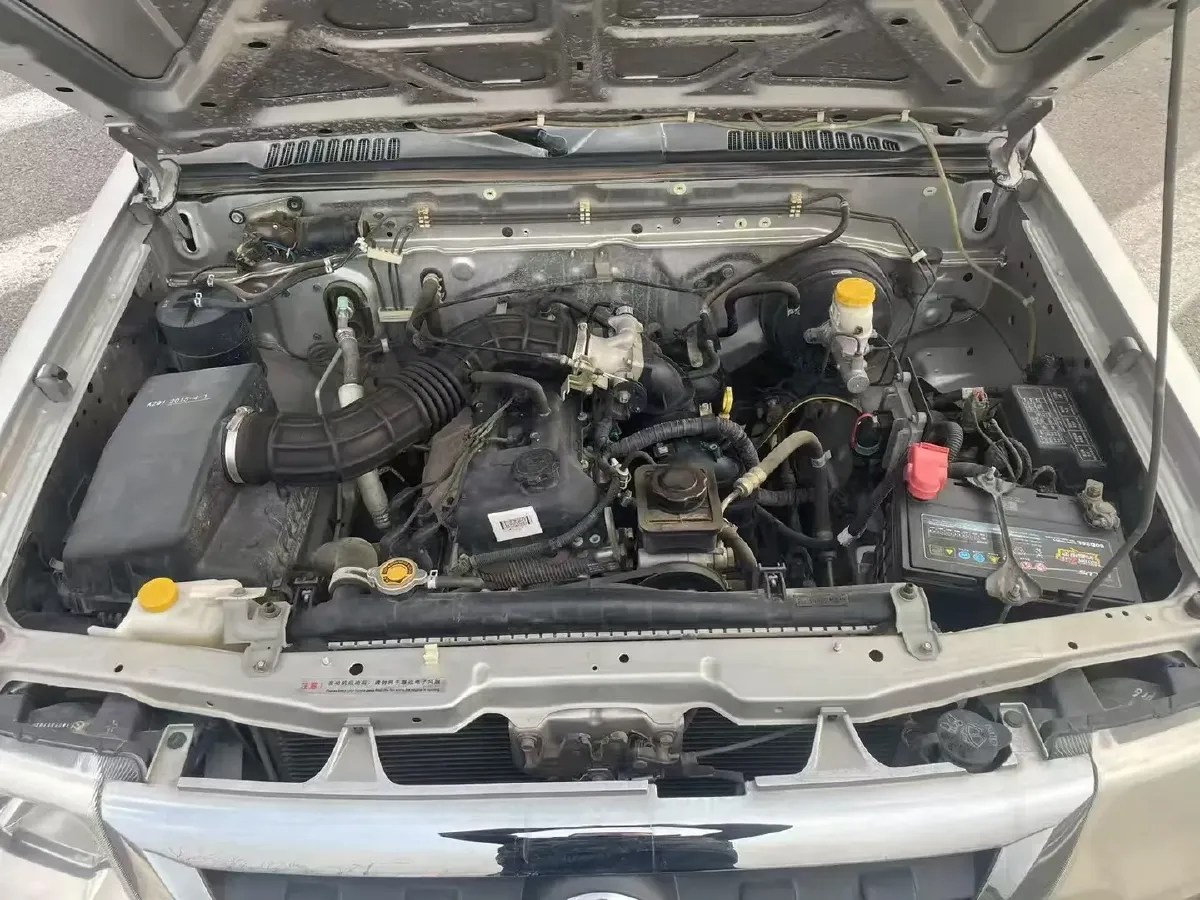 2013 Dongfeng RuiQi MPV 2.4L 139HP L4 5MT,autocango,china used car exporter,china ev exporter,chinese used car exporter,chinese used ev exporter