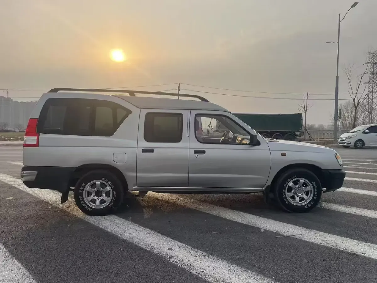 2013 Dongfeng RuiQi MPV 2.4L 139HP L4 5MT,autocango,china used car exporter,china ev exporter,chinese used car exporter,chinese used ev exporter