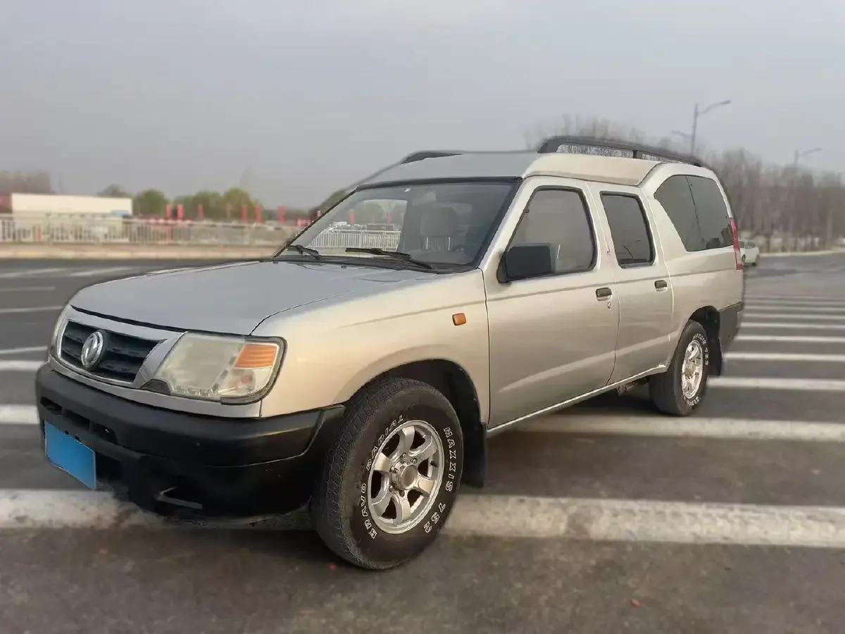 2013 Dongfeng RuiQi MPV 2.4L 139HP L4 5MT