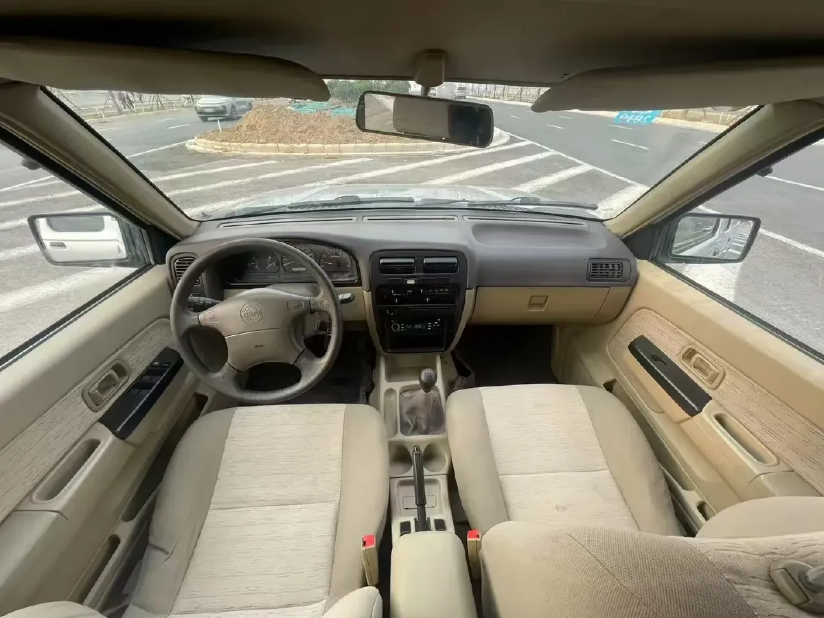 2013 Dongfeng RuiQi MPV 2.4L 139HP L4 5MT,autocango,china used car exporter,china ev exporter,chinese used car exporter,chinese used ev exporter