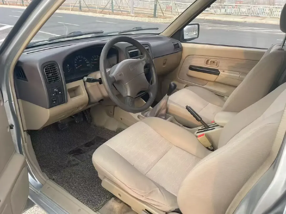 2013 Dongfeng RuiQi MPV 2.4L 139HP L4 5MT,autocango,china used car exporter,china ev exporter,chinese used car exporter,chinese used ev exporter