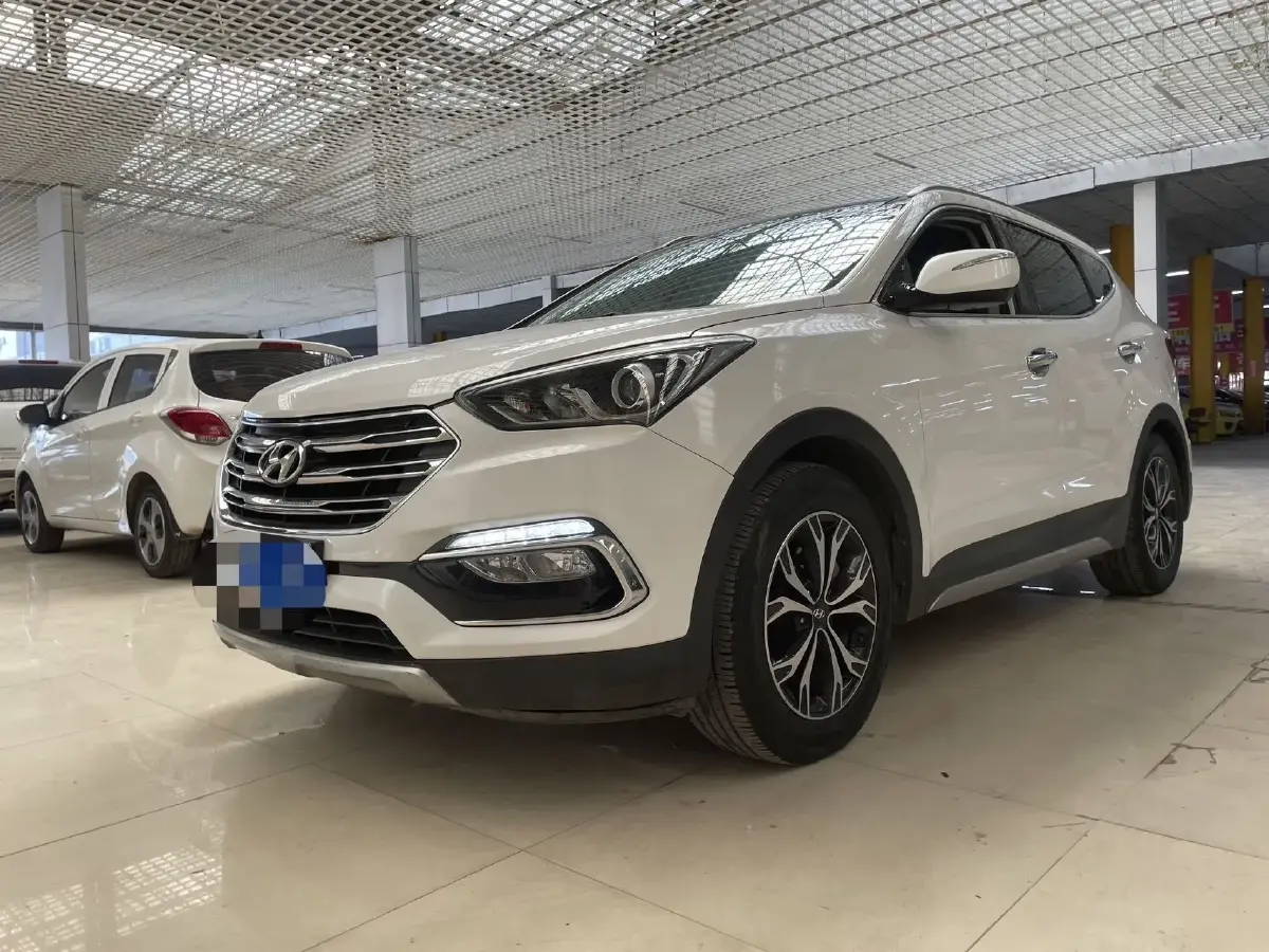 2017 Hyundai Santafe 2.0T 245HP L4 6AT