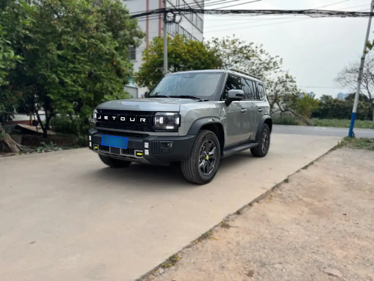 2023 Jetour Traveller 2.0T 254HP L4 7DCT
