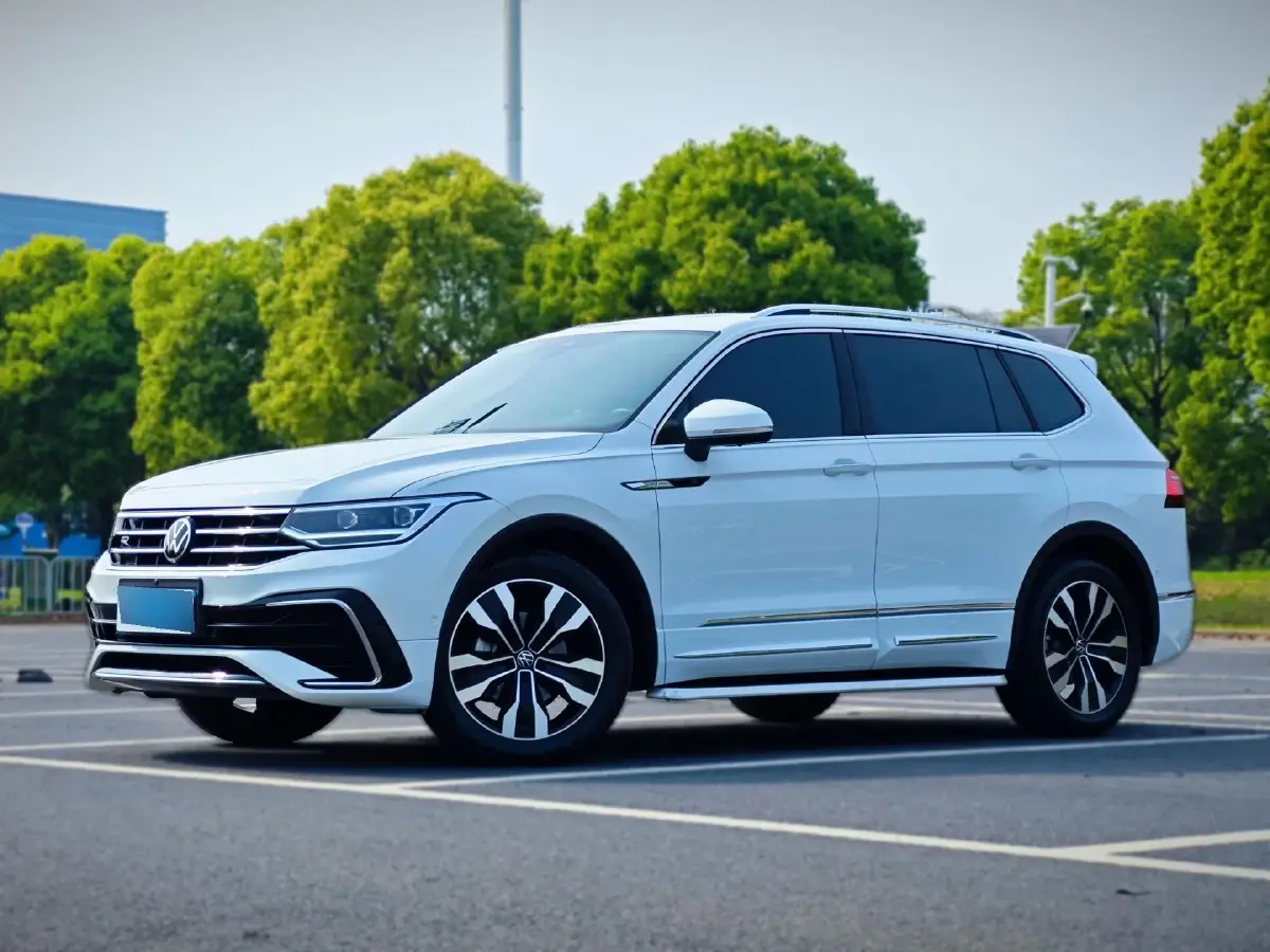 2023 Volkswagen Tiguan L 2.0T 186HP L4 7DCT