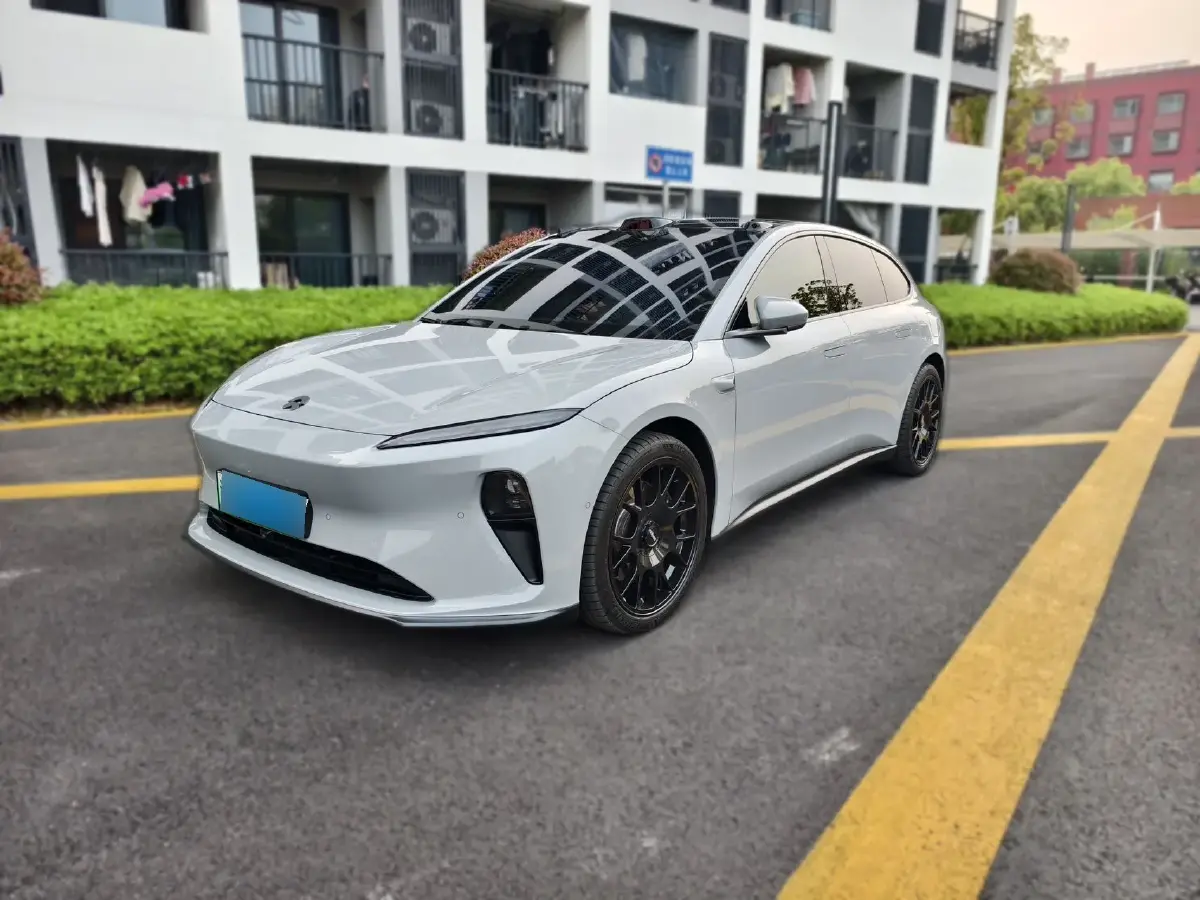 2023 NIO ET5T BEV 75KWH