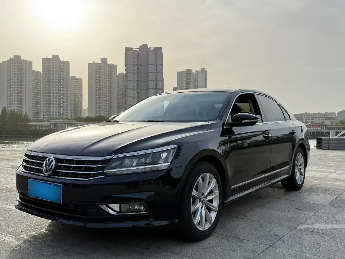 2017 Volkswagen Passat 1.4T 150HP L4 7DCT