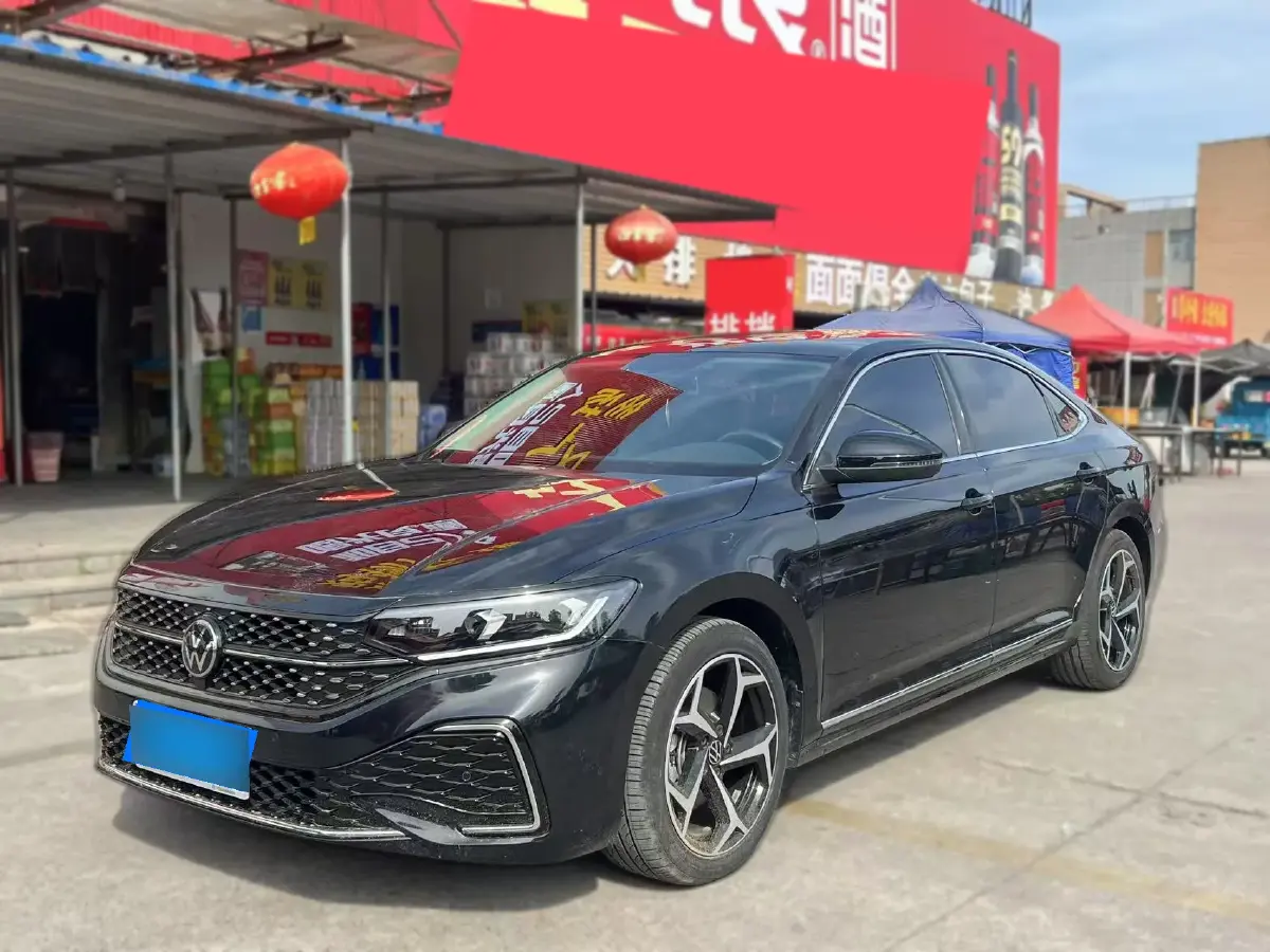 2023 Volkswagen Passat 2.0T 186HP L4 7DCT