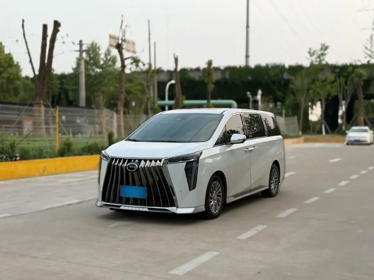 2023 GAC Trumpchi M8 2.0T 190HP L4 E-CVT Hybrid