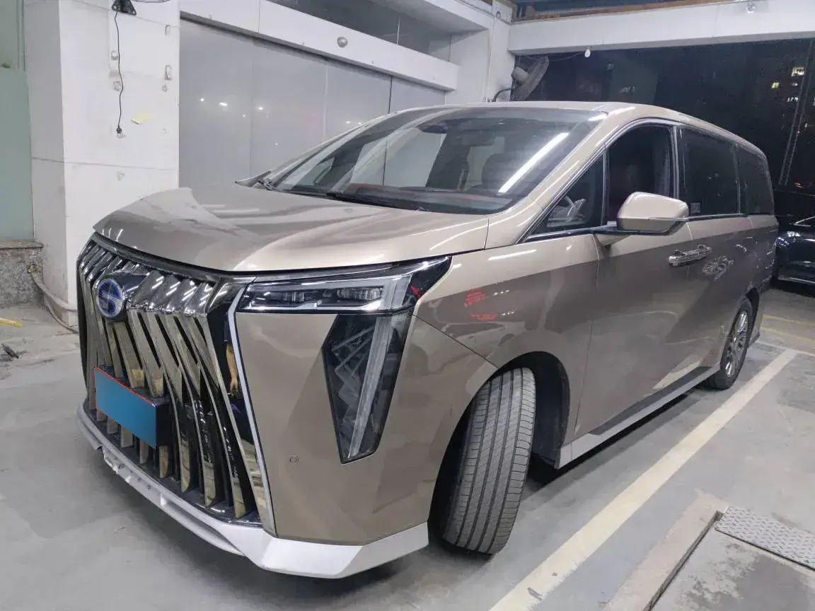 2023 GAC Trumpchi M8 2.0T 190HP L4 E-CVT Hybrid 2023 GAC Trumpchi M8 2.0T 190HP L4 E-CVT Hybrid