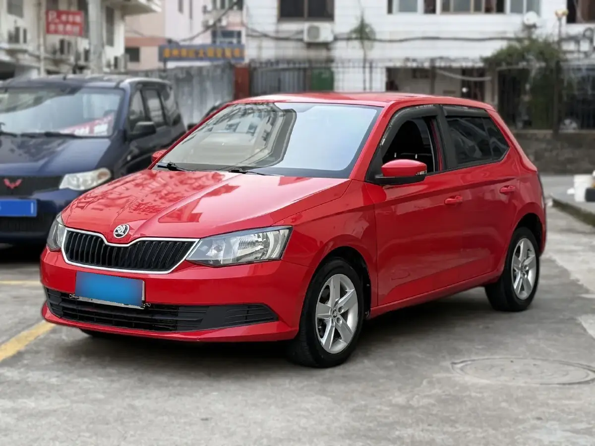 2017 Skoda Fabia 1.4L 90HP L4 5MT