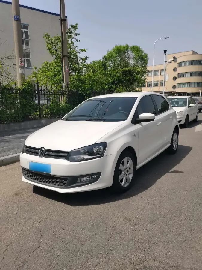 2013 Volkswagen Polo 1.4L 86HP L4 5MT