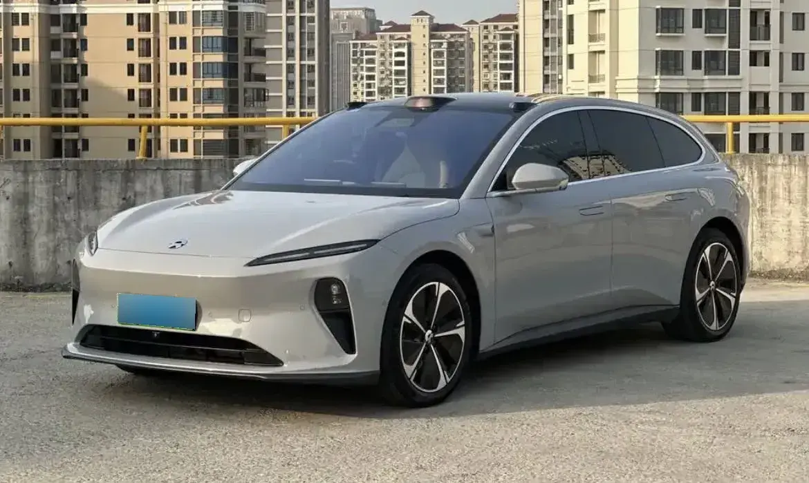 2023 NIO ET5T BEV 75KWH