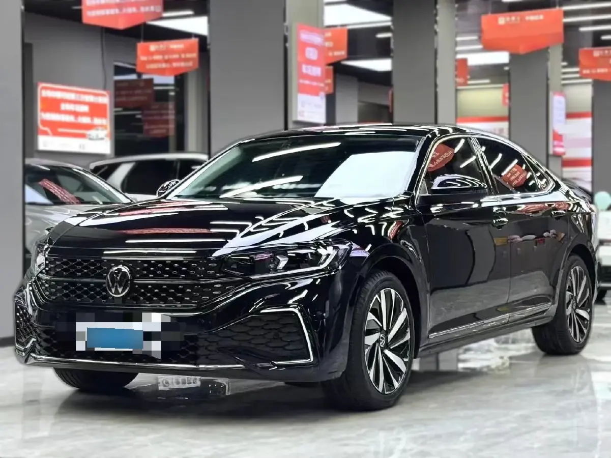 2023 Volkswagen Passat 2.0T 186HP L4 7DCT