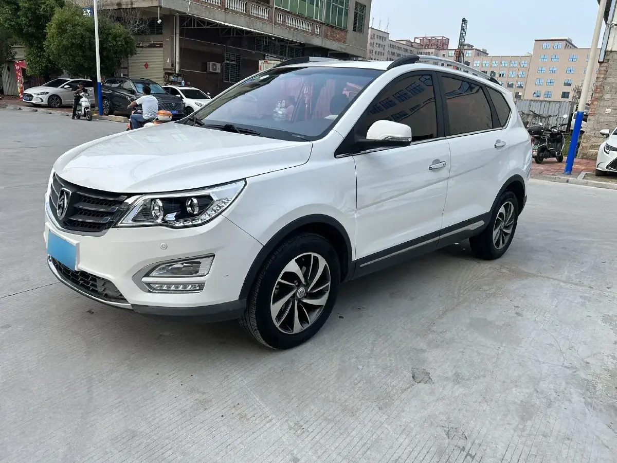 2016 BaoJun 560 1.5T 150HP L4 6MT