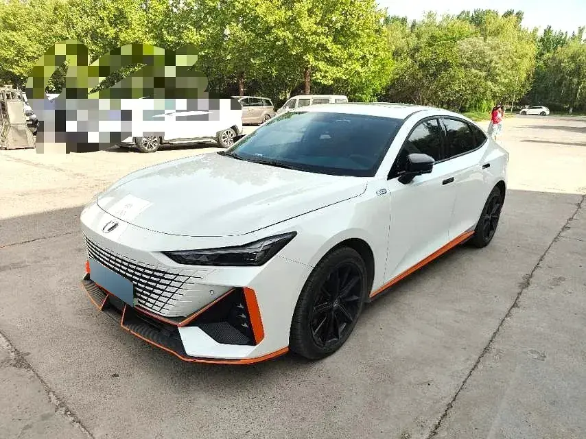 2023 ChangAn UNI-V iDD 1.5T 170HP L4 6TCT PHEV 18.4KWH