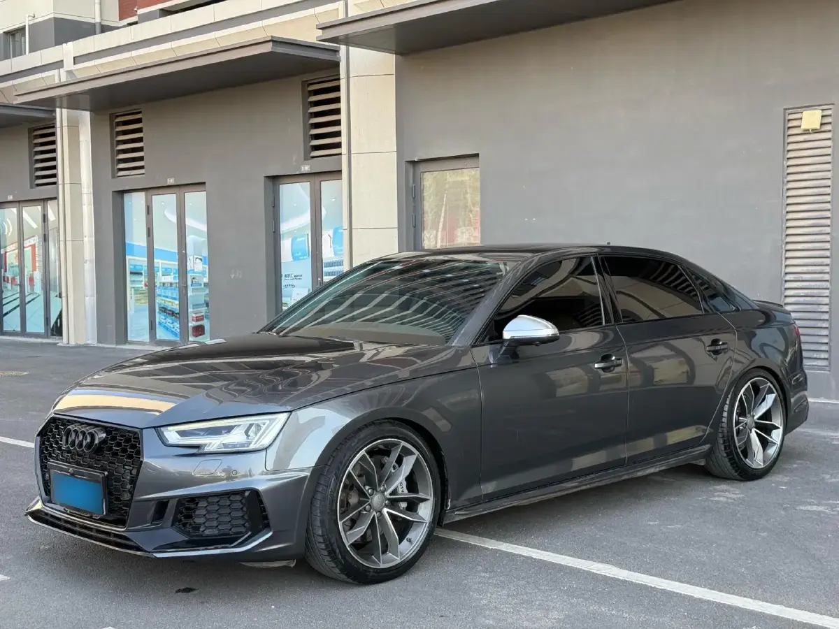 2019 Audi A4L 2.0T 190HP L4 7DCT