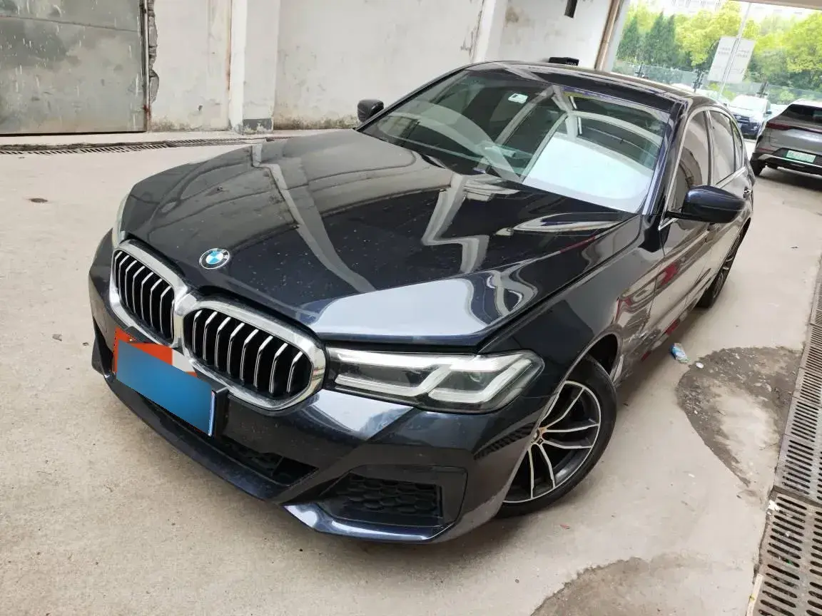 2022 BMW 5 Series 2.0T 184HP L4 8AT