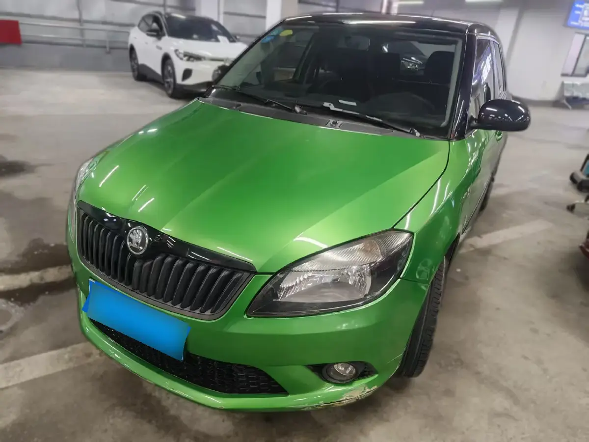 2012 Skoda Fabia 1.6L 105HP L4 5MT