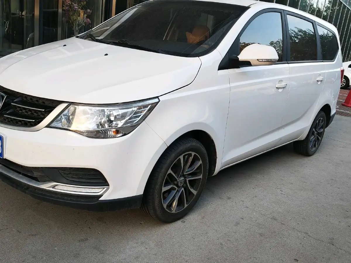 2019 BaoJun 730 1.5L 105HP L4 6MT