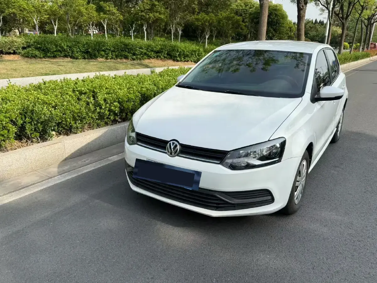 2016 Volkswagen Polo 1.4L 90HP L4 6AT