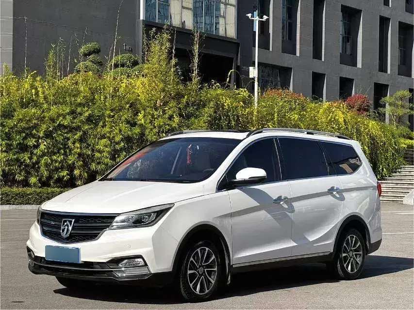 2017 BaoJun 730 1.5T 150HP L4 6MT