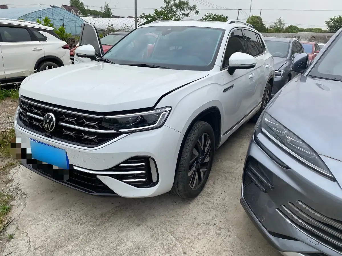 2023 Volkswagen Tayron 2.0T 186HP L4 7DCT