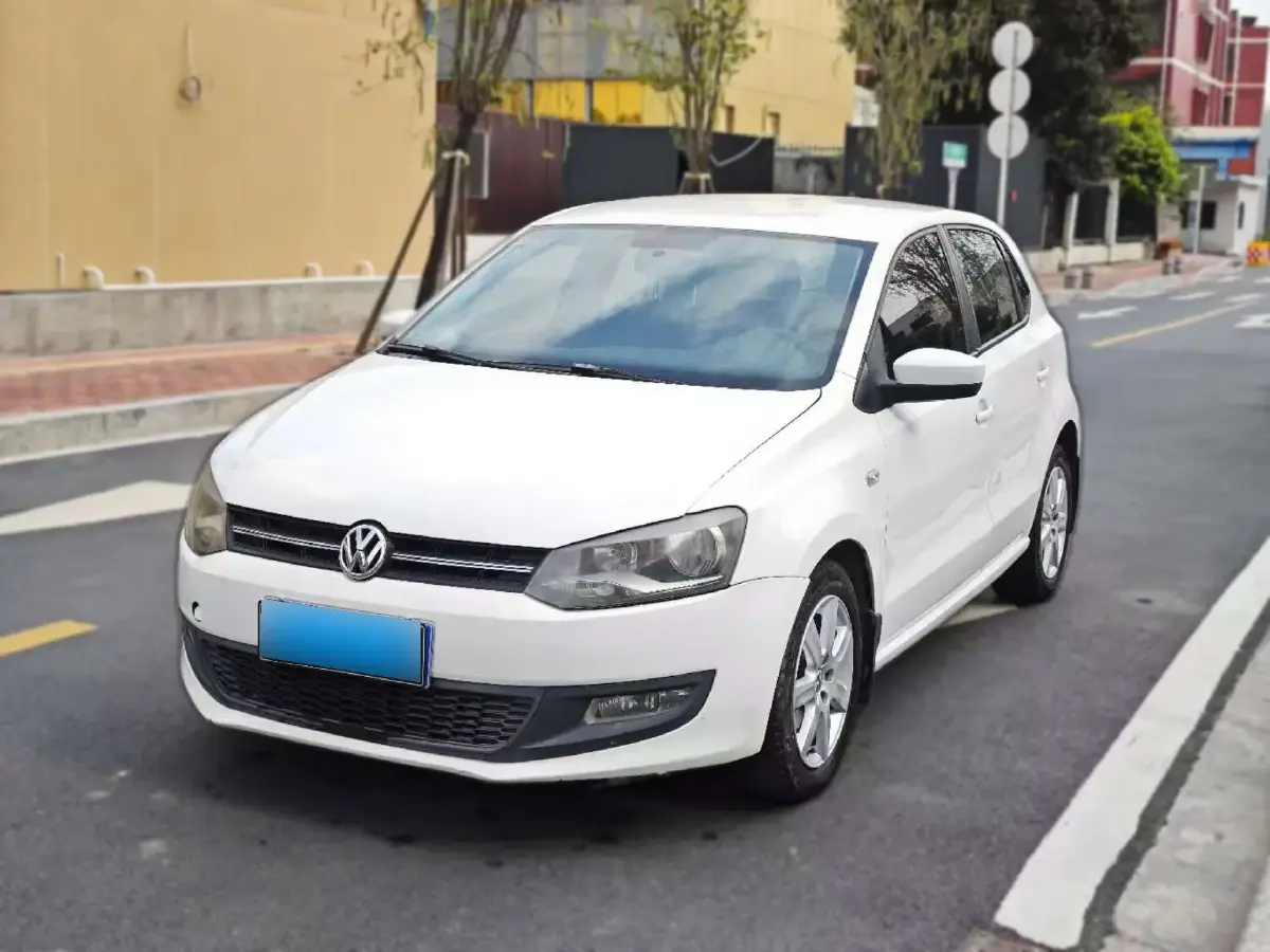 2013 Volkswagen Polo 1.4L 86HP L4 5MT