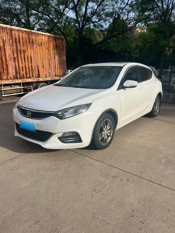 2015 ChangAn Eado XT 1.6L 125HP L4 5MT