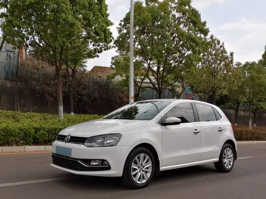 2014 Volkswagen Polo 1.6L 110HP L4 6AT