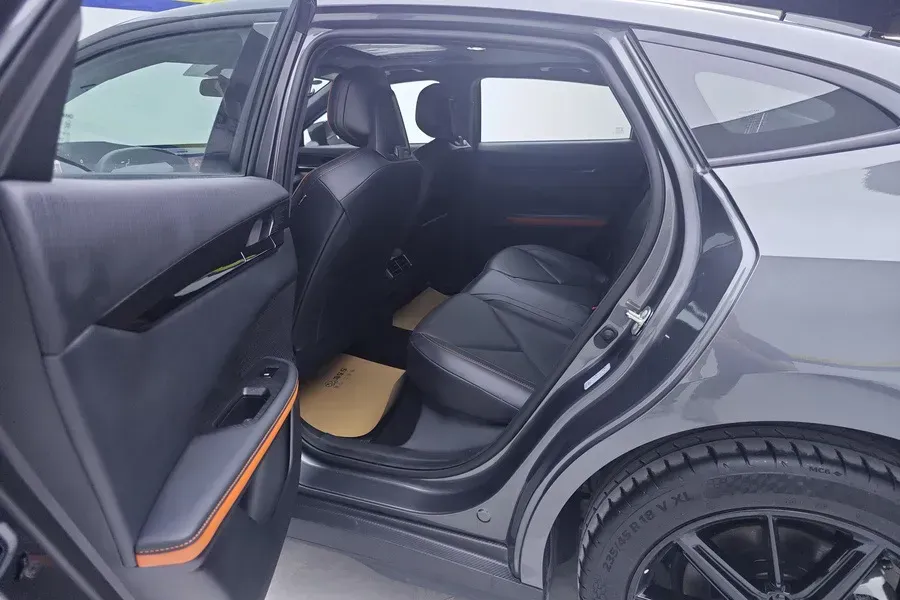 2023 ChangAn UNI-V iDD 1.5T 170HP L4 6TCT PHEV 18.4KWH,autocango,china used car exporter,china ev exporter,chinese used car exporter,chinese used ev exporter