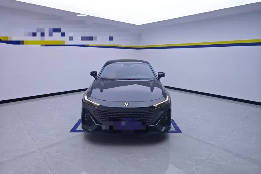 2023 ChangAn UNI-V iDD 1.5T 170HP L4 6TCT PHEV 18.4KWH,autocango,china used car exporter,china ev exporter,chinese used car exporter,chinese used ev exporter