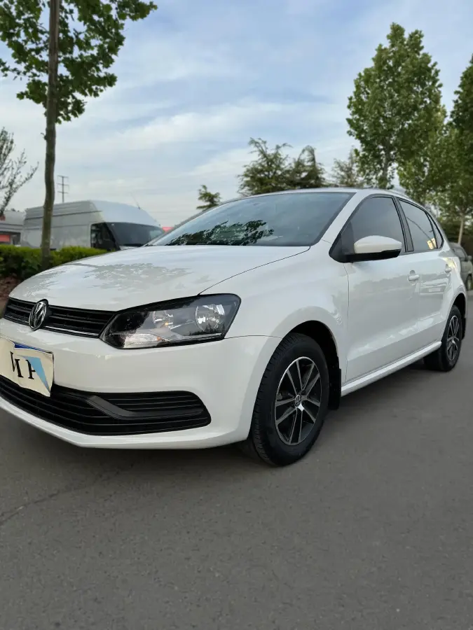 2016 Volkswagen Polo 1.4L 90HP L4 6AT