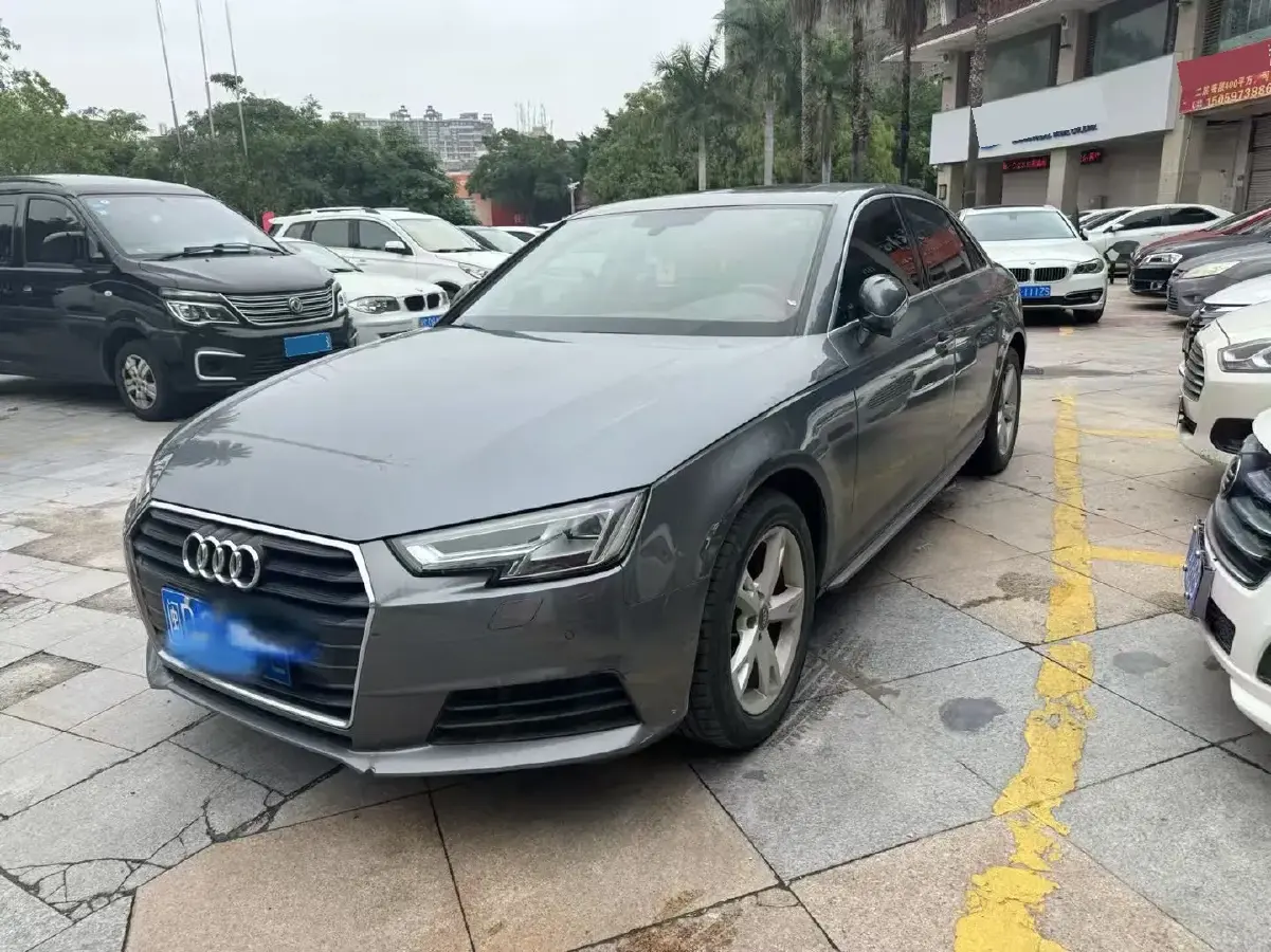 2017 Audi A4L 2.0T 190HP L4 7DCT