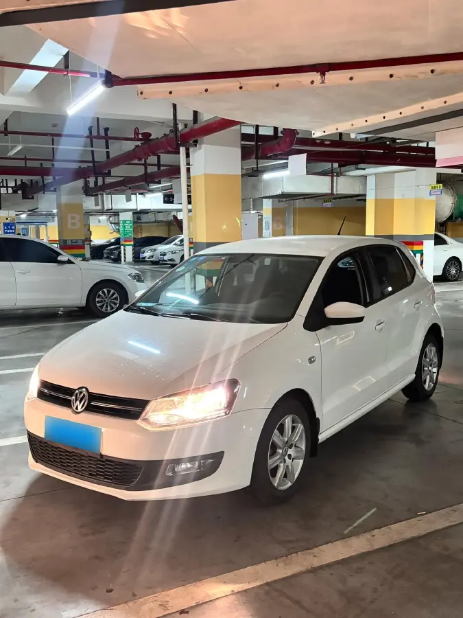 2013 Volkswagen Polo 1.4L 86HP L4 5MT