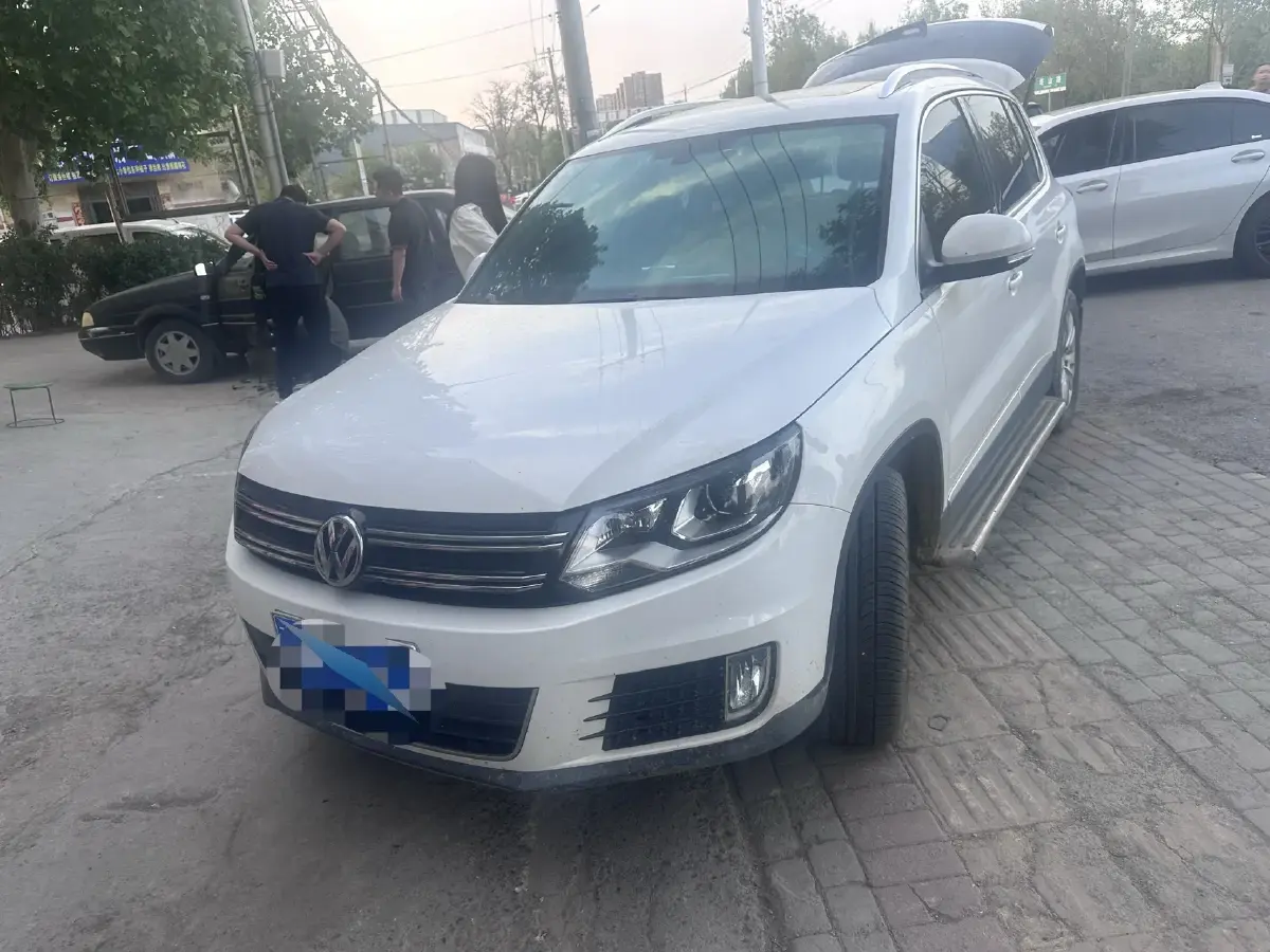 2015 Volkswagen Tiguan 1.8T 160HP L4 6AT