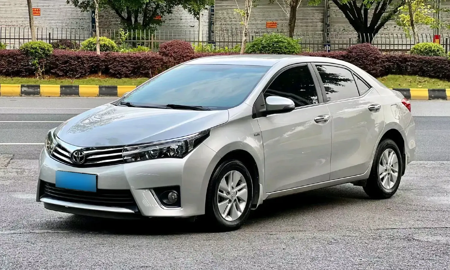 2014 Toyota Corolla 1.6L 122HP L4 CVT