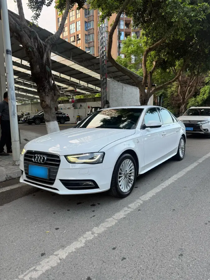 2015 Audi A4L 1.8T 160HP L4 CVT