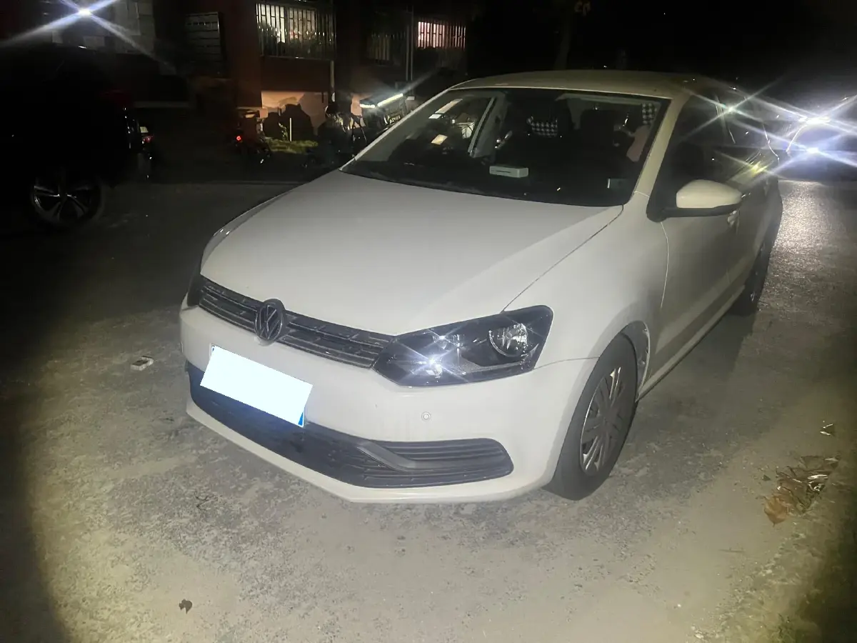2016 Volkswagen Polo 1.4L 90HP L4 6AT