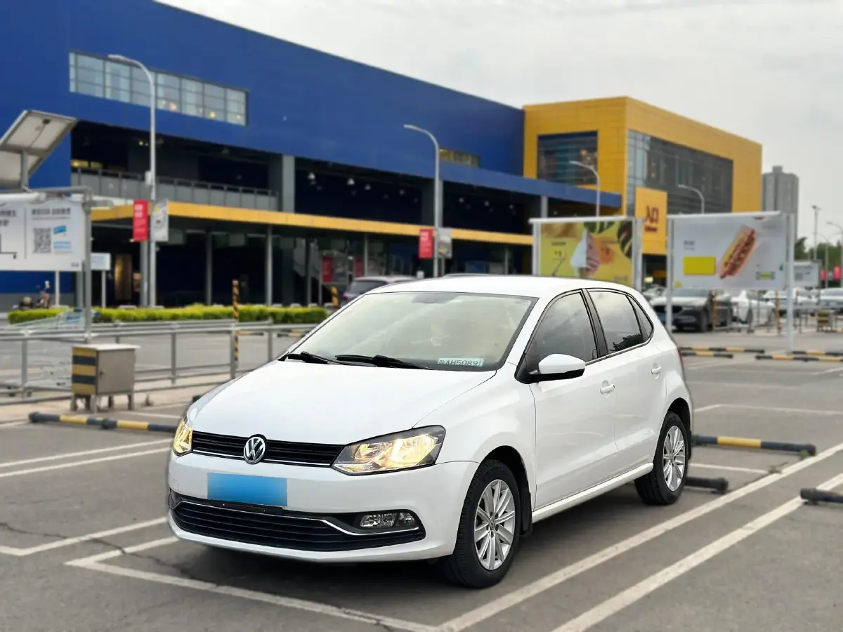2014 Volkswagen Polo 1.6L 110HP L4 6AT
