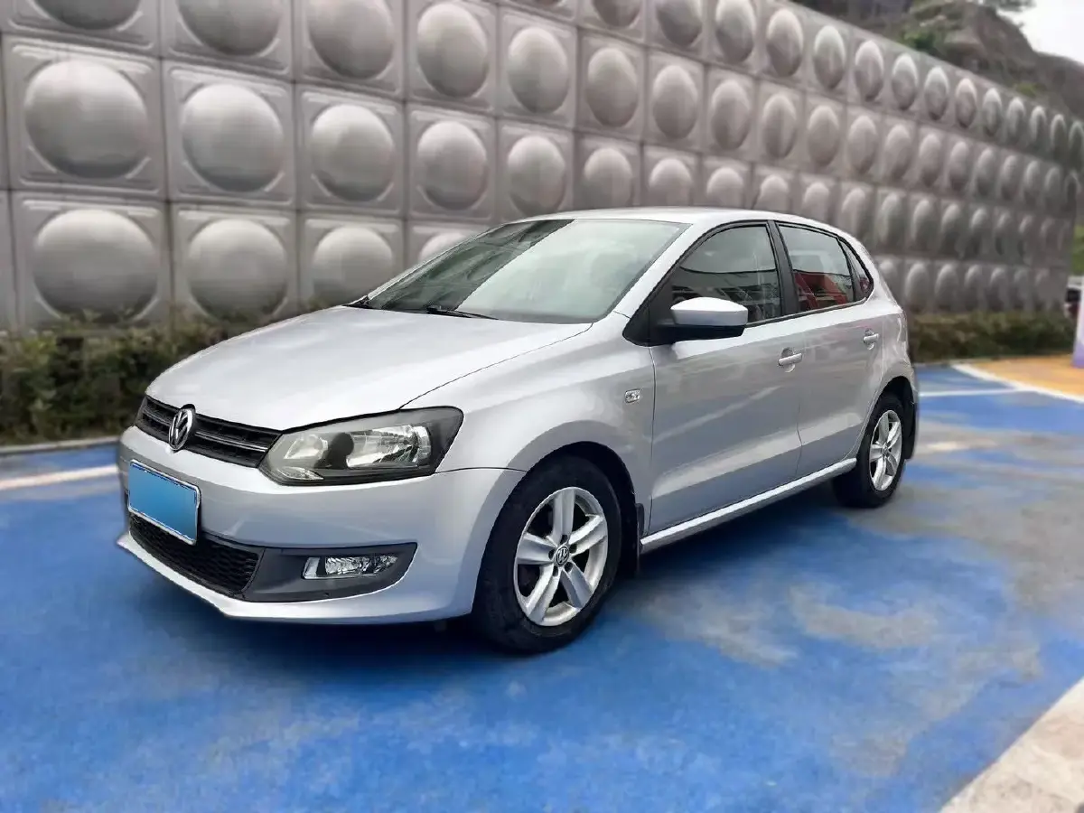 2011 Volkswagen Polo 1.4L 86HP L4 6AT