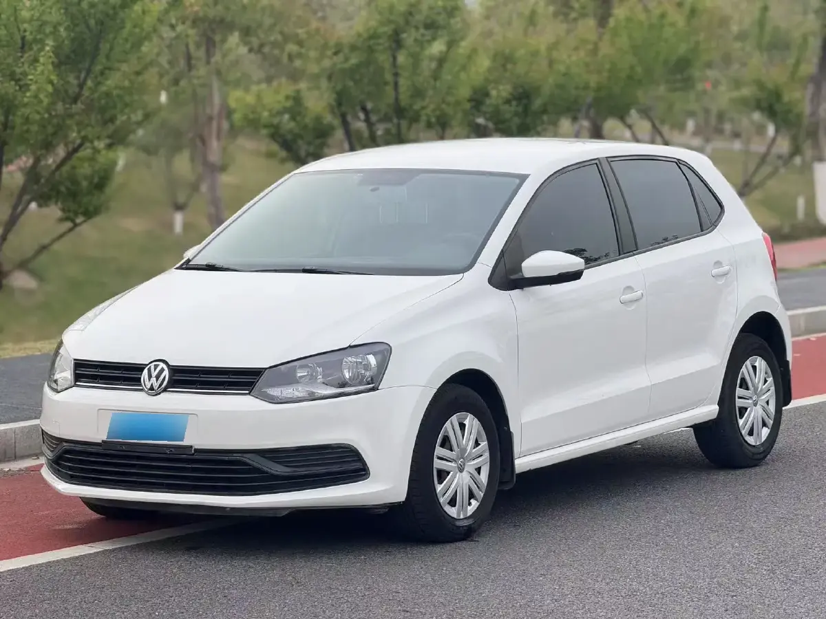 2016 Volkswagen Polo 1.4L 90HP L4 6AT